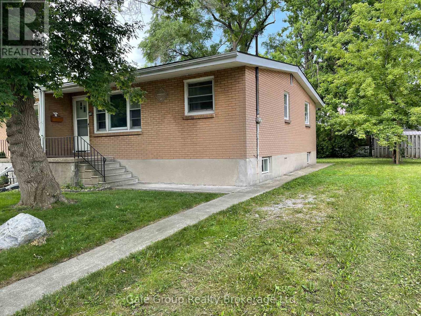 115 SUTTON STREET, Sarnia