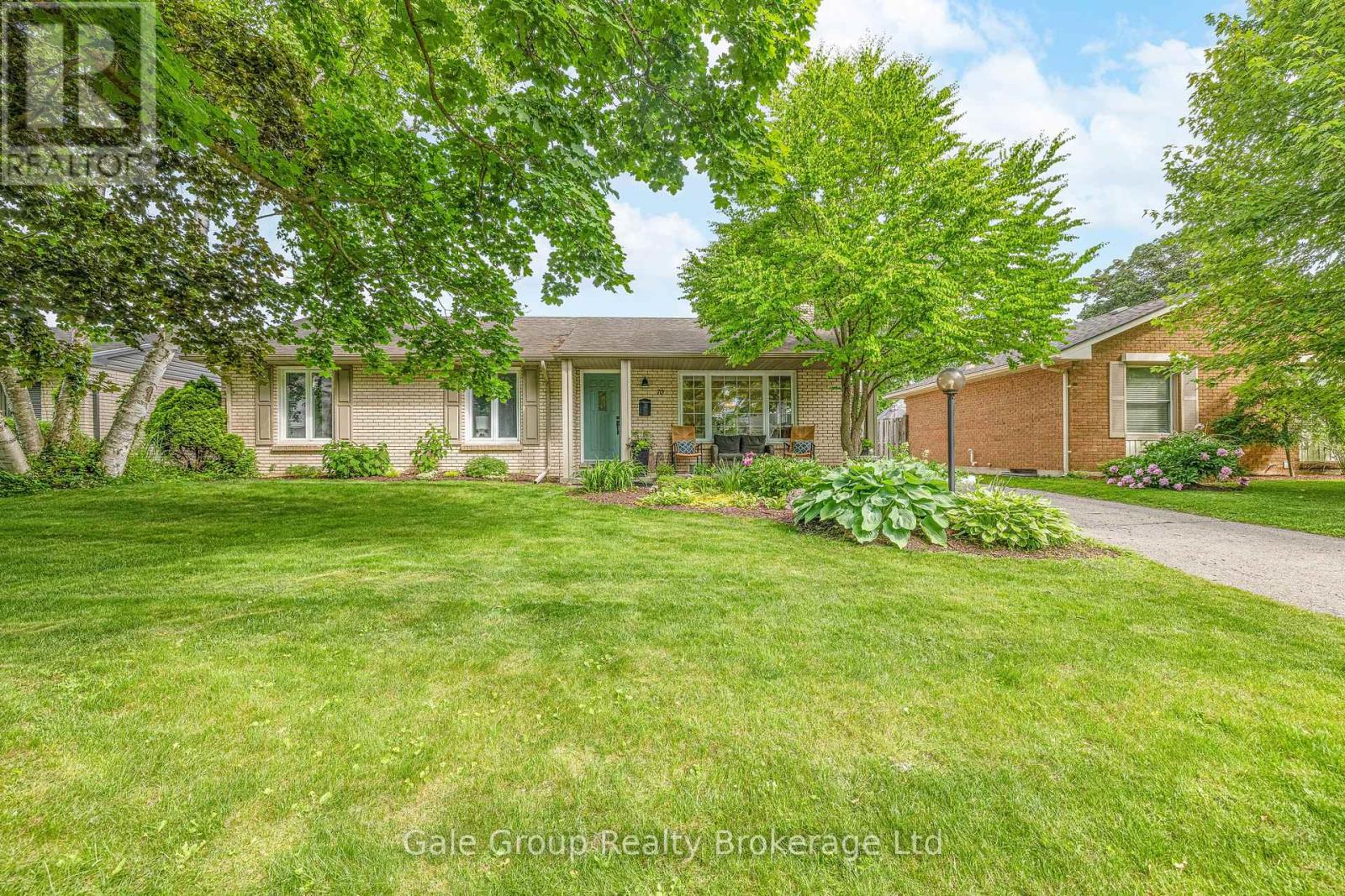 70 GLENBURNIE CRESCENT, London North (North H)