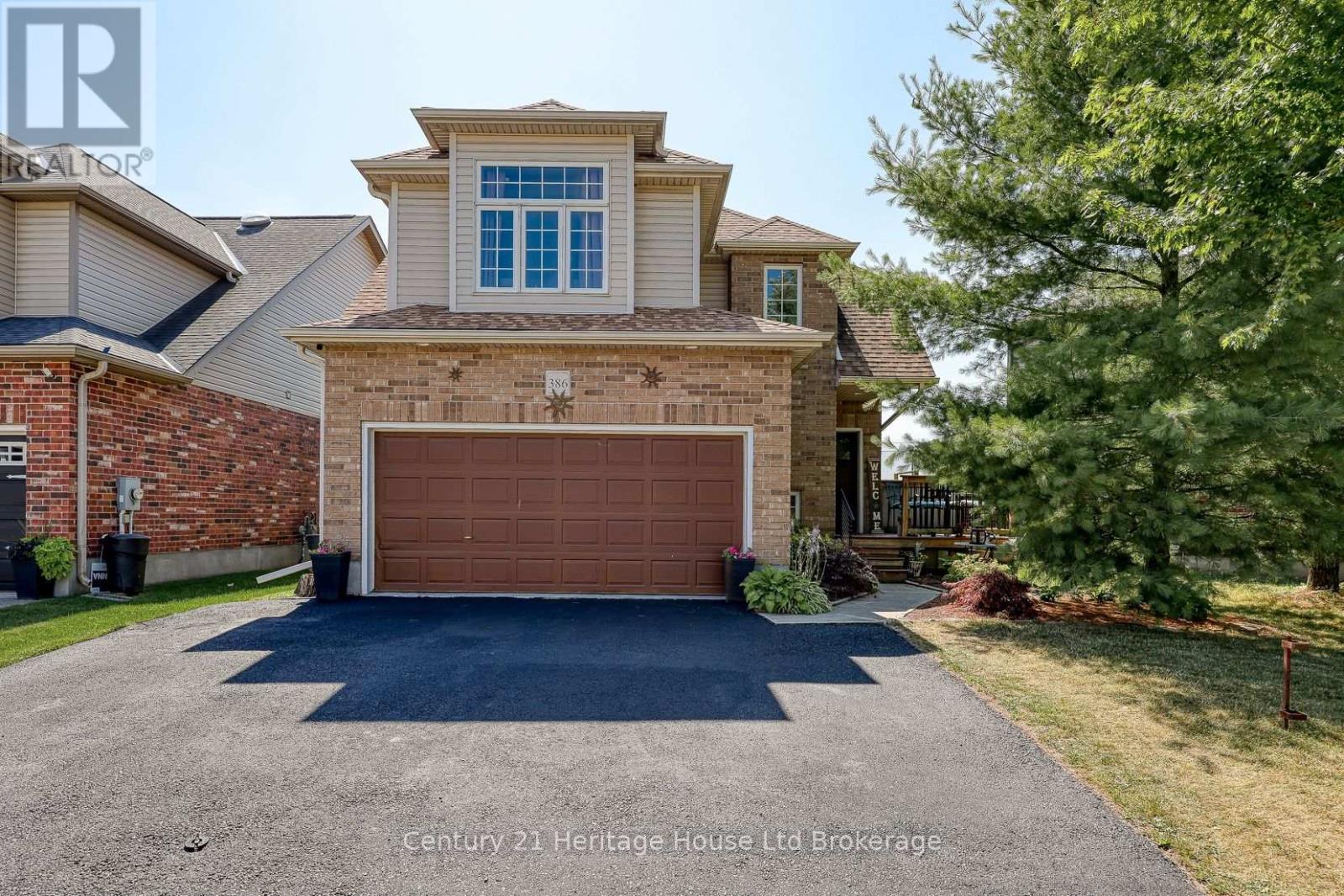 386 CHAMPLAIN AVENUE, Woodstock (Woodstock - South)