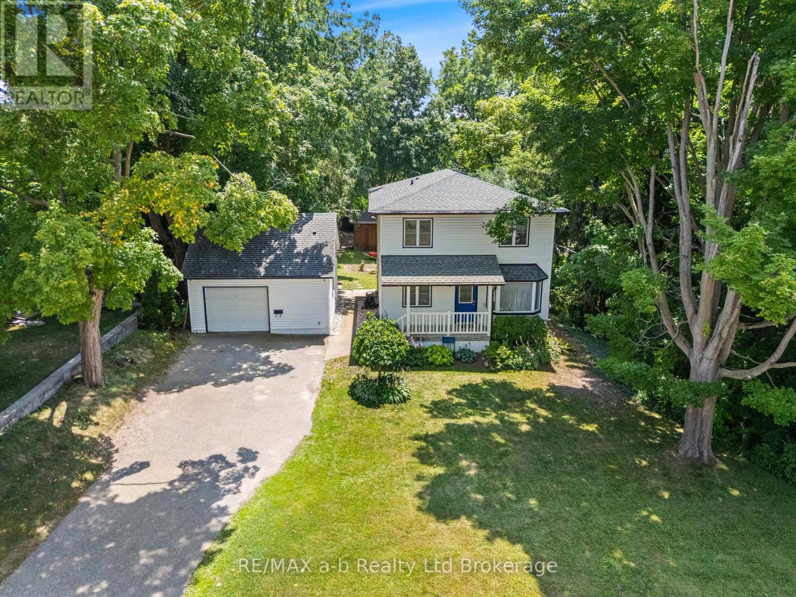 330 SPENCER STREET, Woodstock (Woodstock - South)