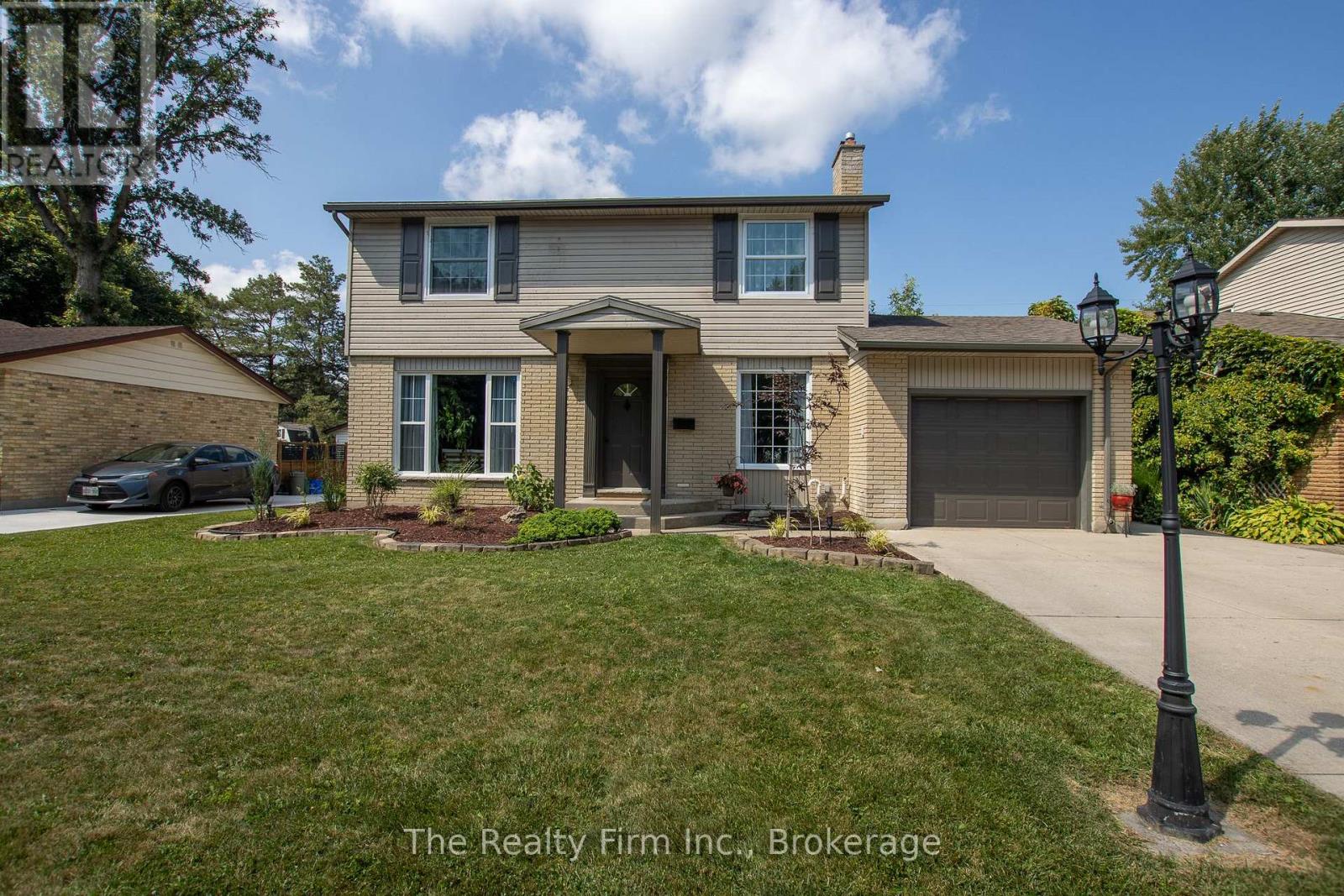 1208 GUILDWOOD BOULEVARD, London North (North M)