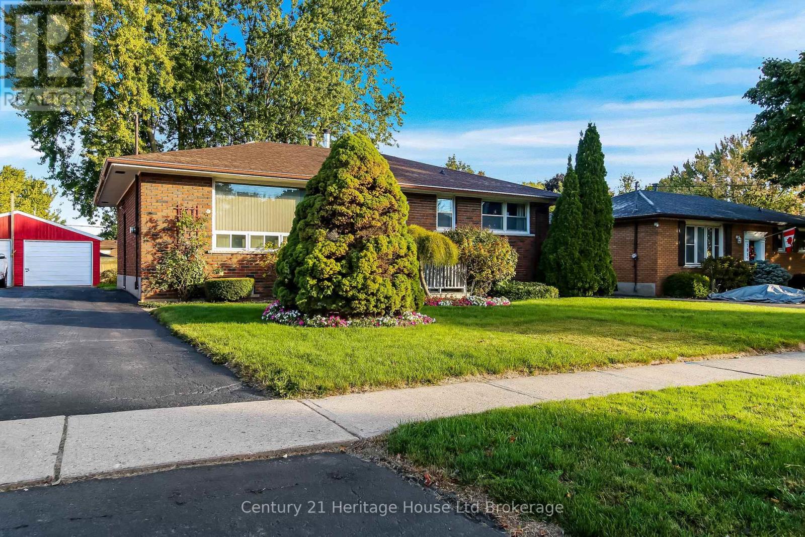 1009 WARWICK STREET, Woodstock (Woodstock - North)