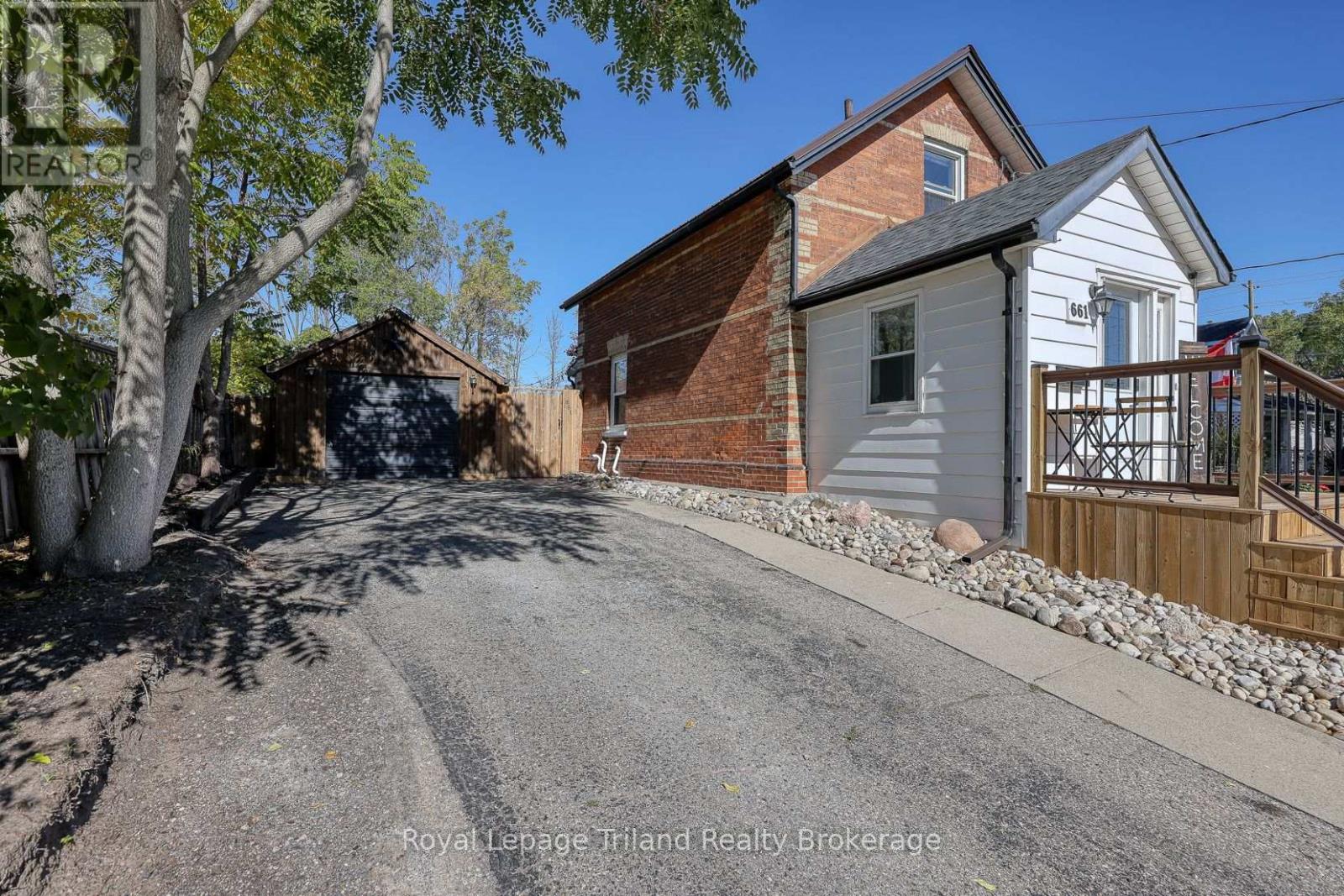 661 HENRY STREET, Woodstock (Woodstock - South)