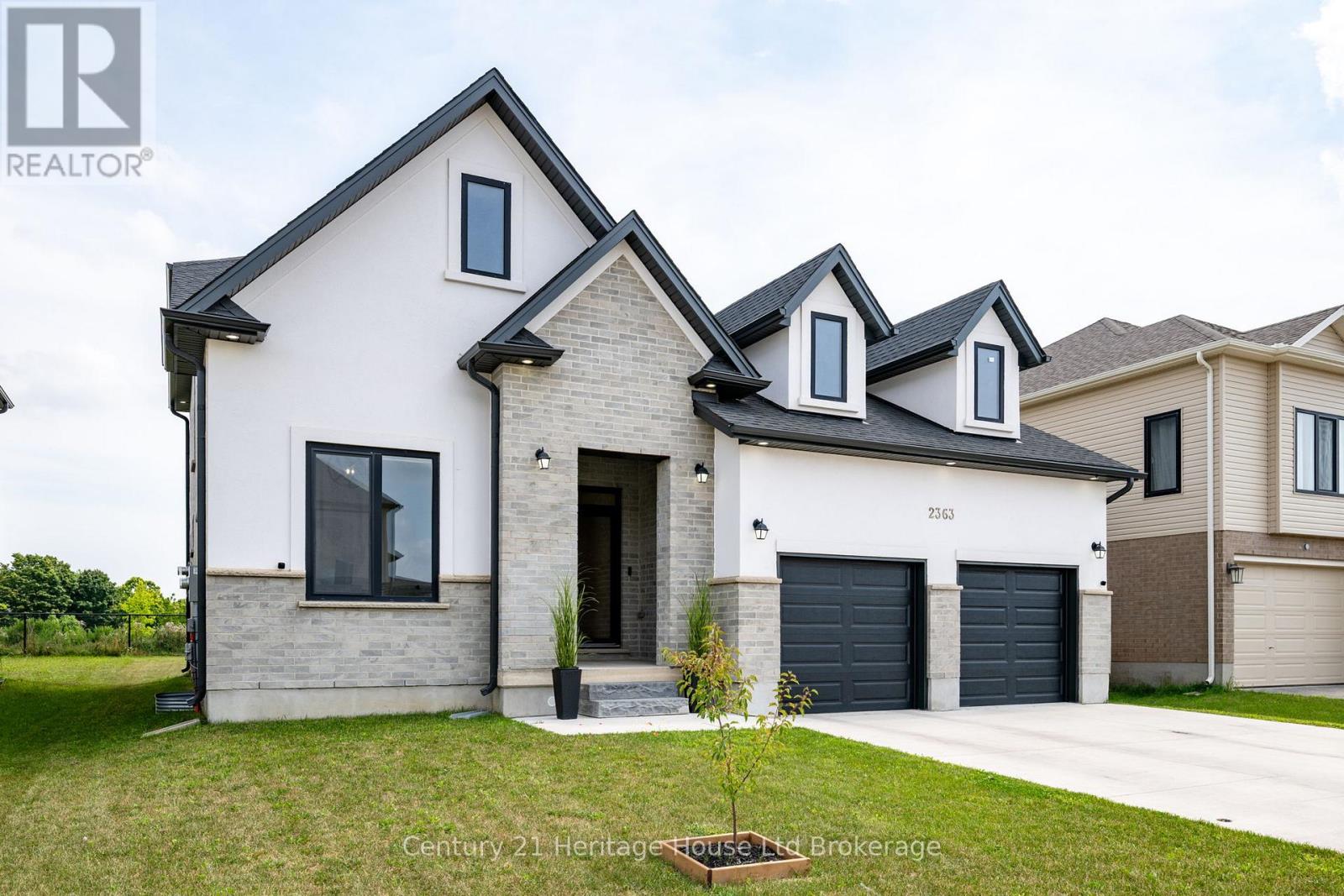 2363 BAKERVILLA STREET, London South (South V)