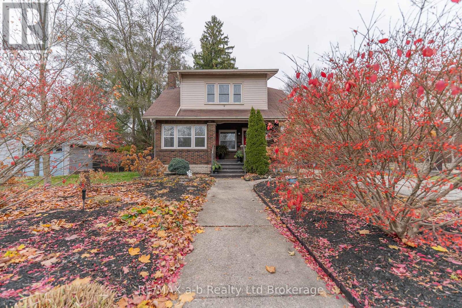 30 CONCESSION STREET W, Tillsonburg