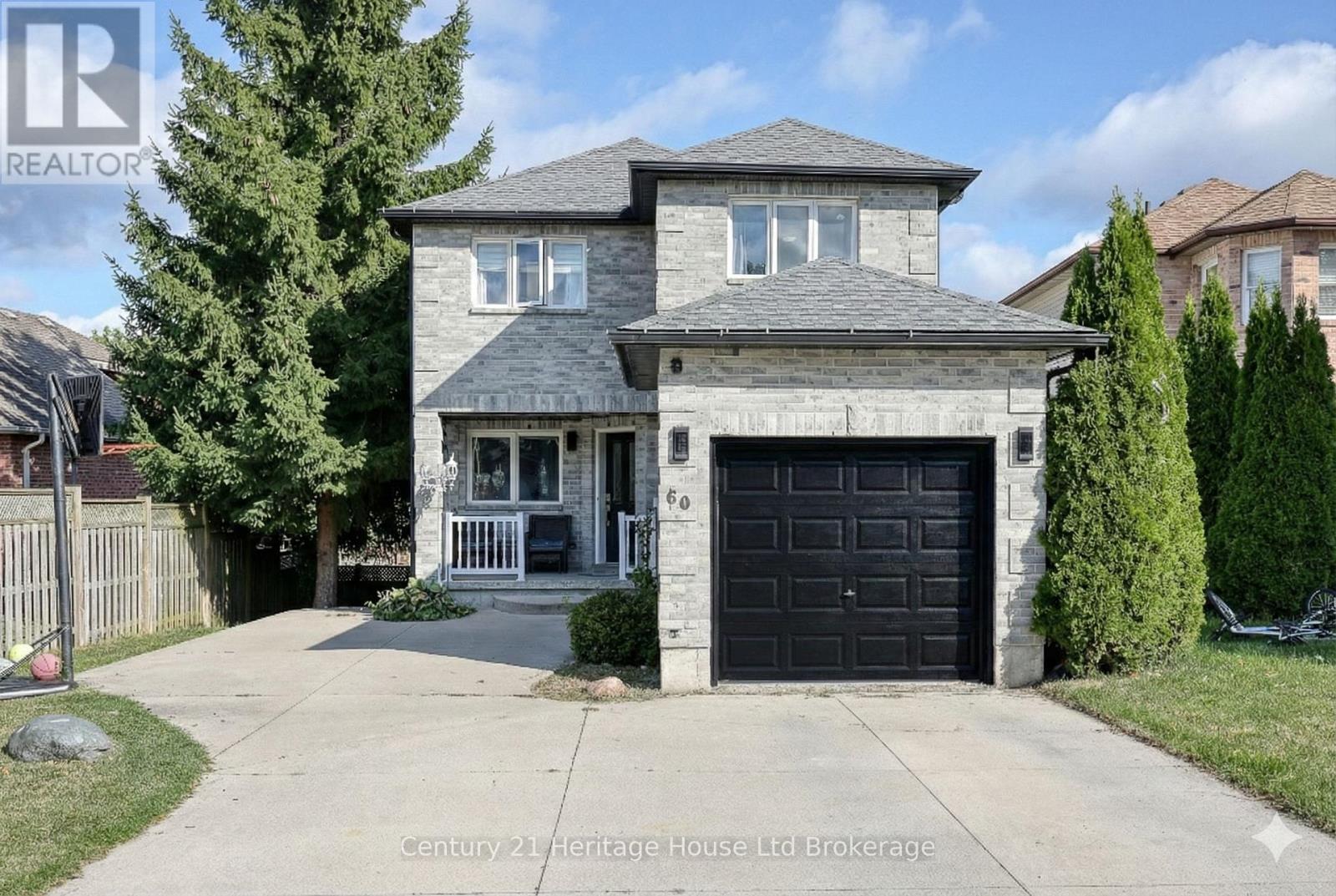 60 CANROBERT STREET, Woodstock (Woodstock - South)