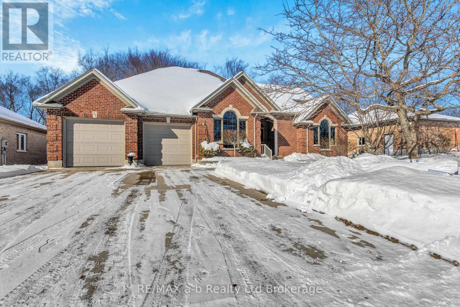 21 WINDEMERE AVENUE, Tillsonburg
