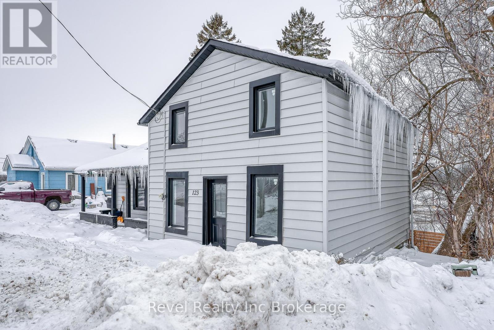 123 CHARLES STREET E, Ingersoll (Ingersoll - South)