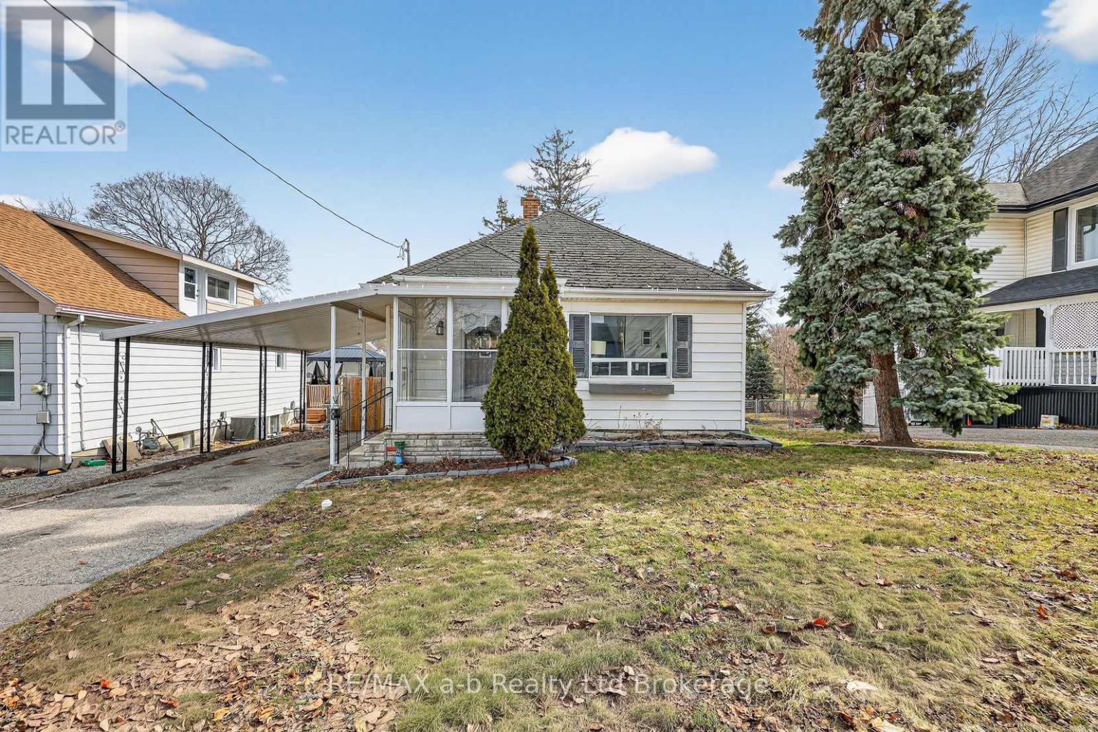 27 FYFE AVENUE, Woodstock (Woodstock - South)