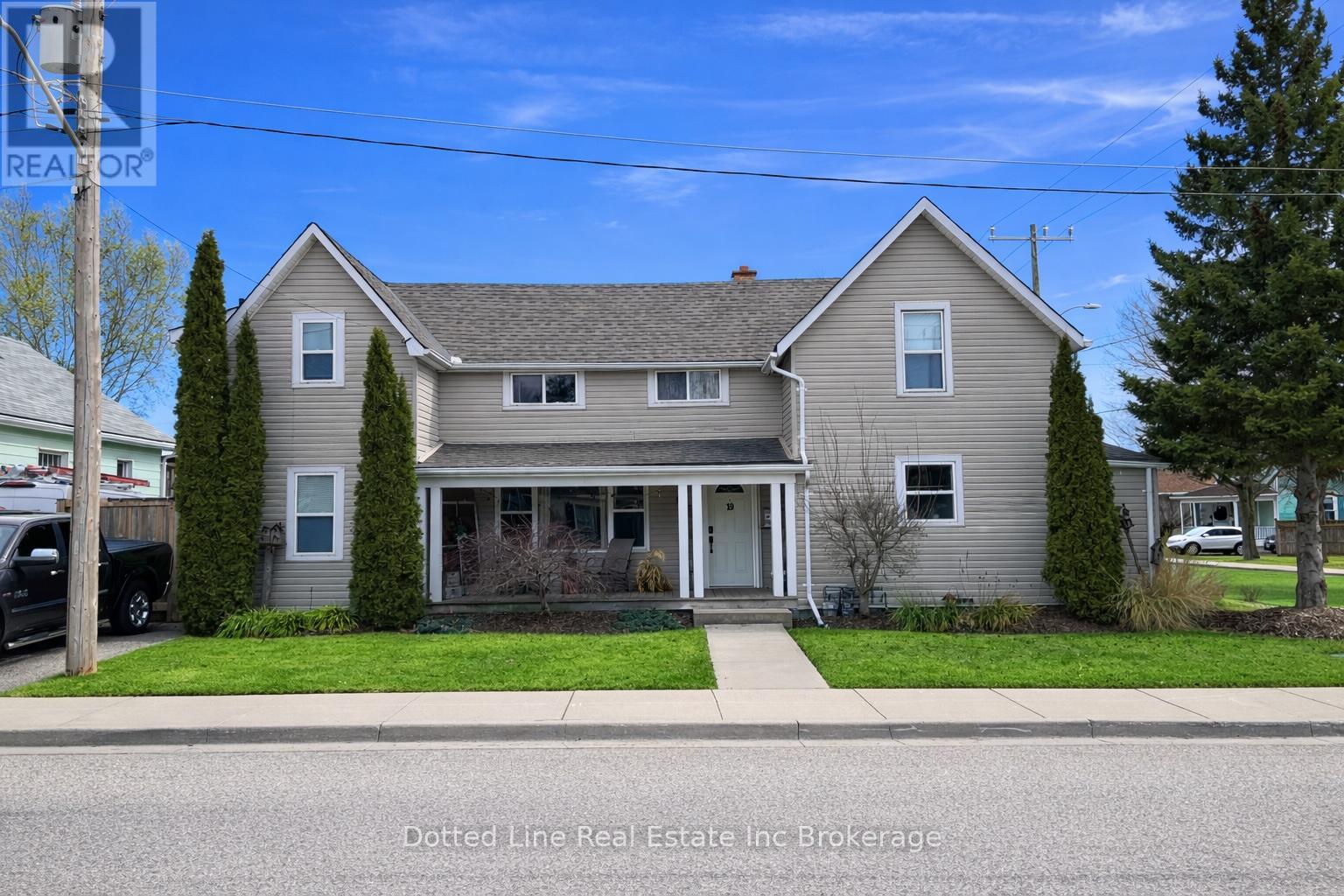 19 WOLF STREET, Tillsonburg