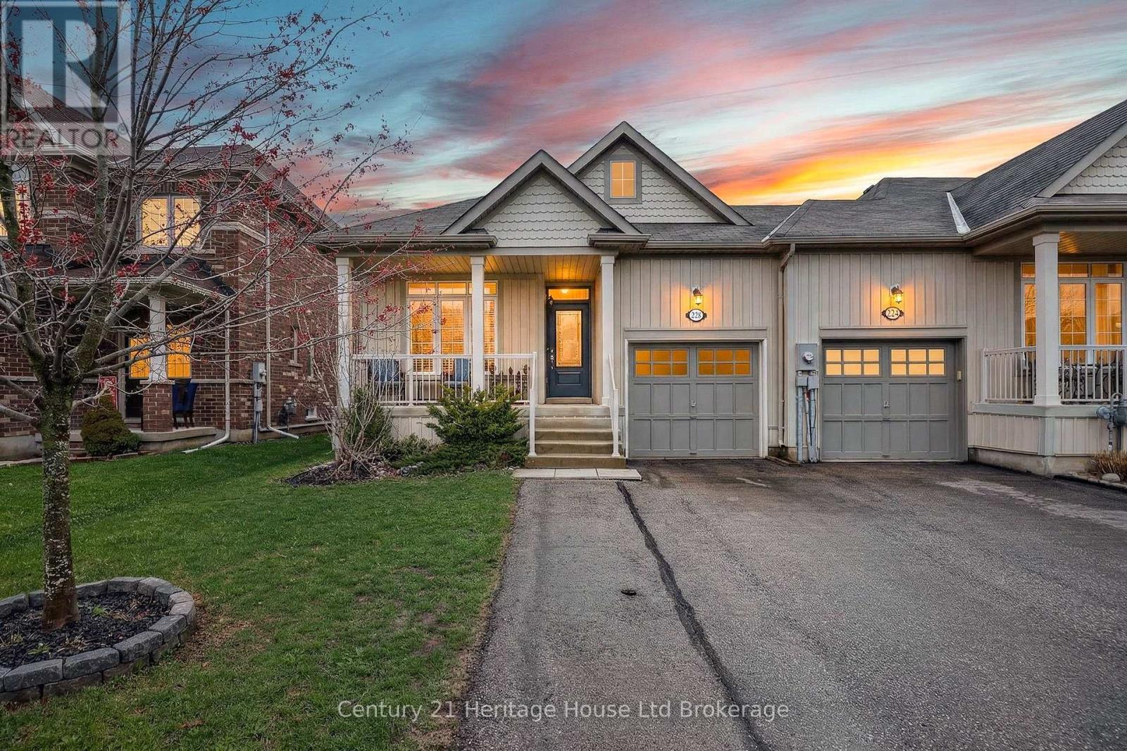 228 PALMER LANE, Woodstock (Woodstock - North)