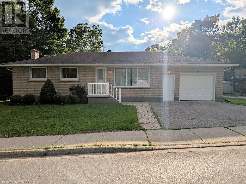 23 TILLSON Avenue, Tillsonburg