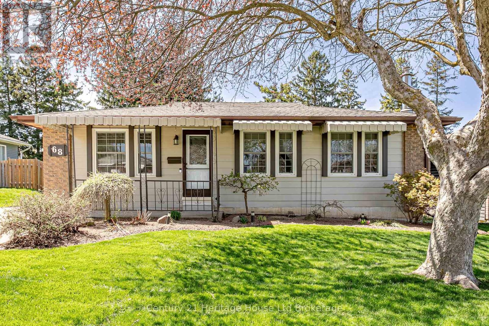 68 KEATS DRIVE, Woodstock (Woodstock - South)
