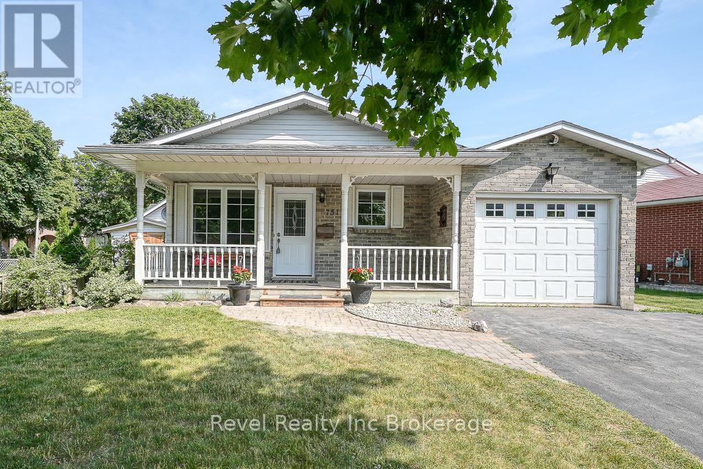 751 CLASSIC DRIVE, London East (East P)