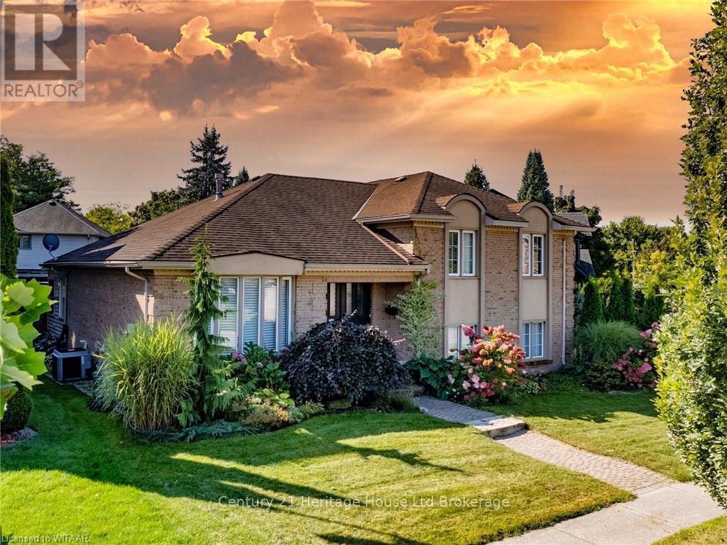 10 BLACKFOOT PLACE, Woodstock (Woodstock - North)
