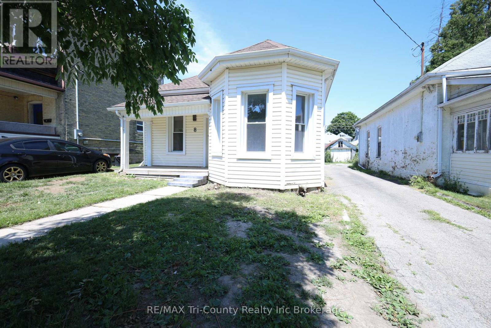 8 ERIE STREET, St. Thomas