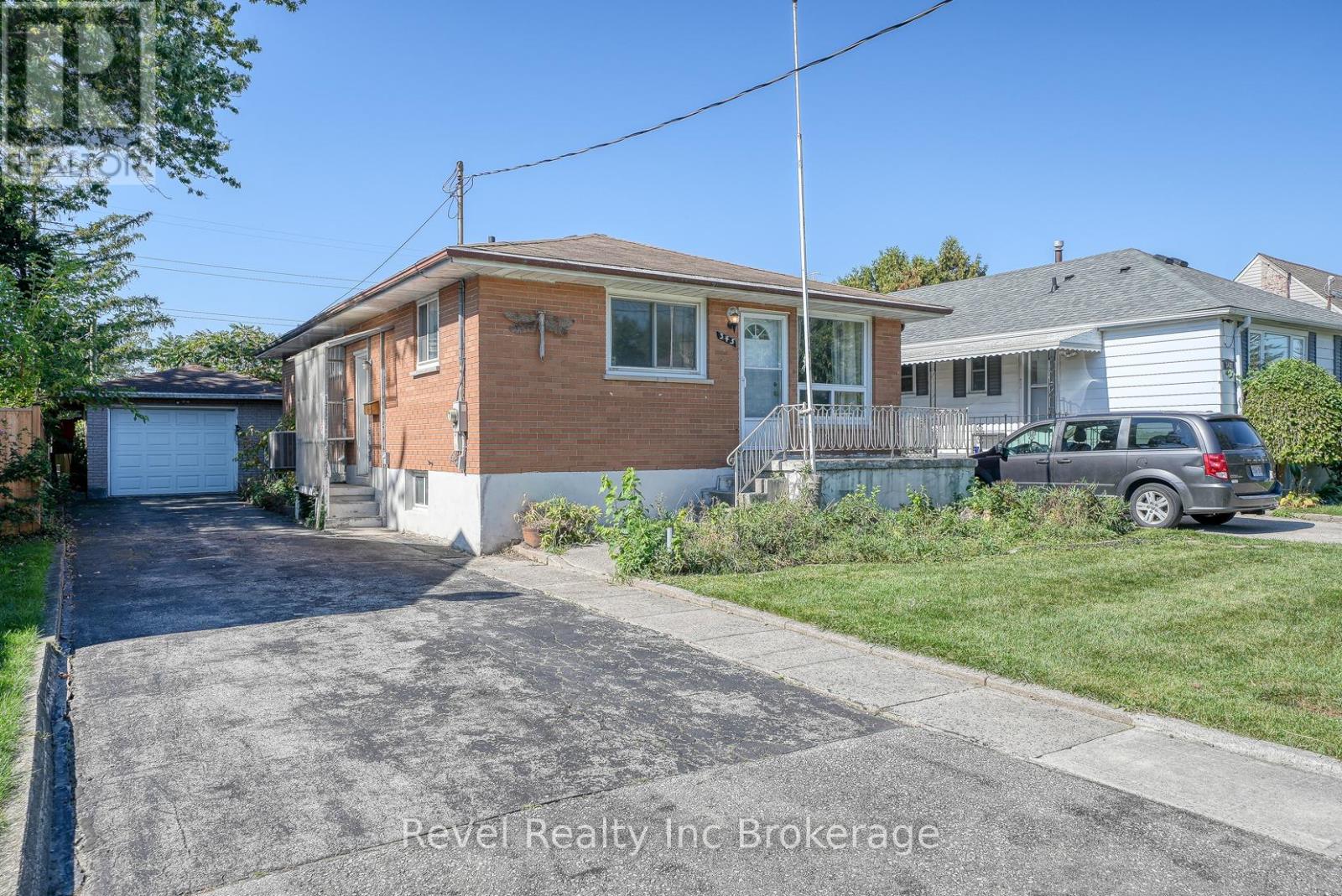 345 VANCOUVER STREET, London East (East H)