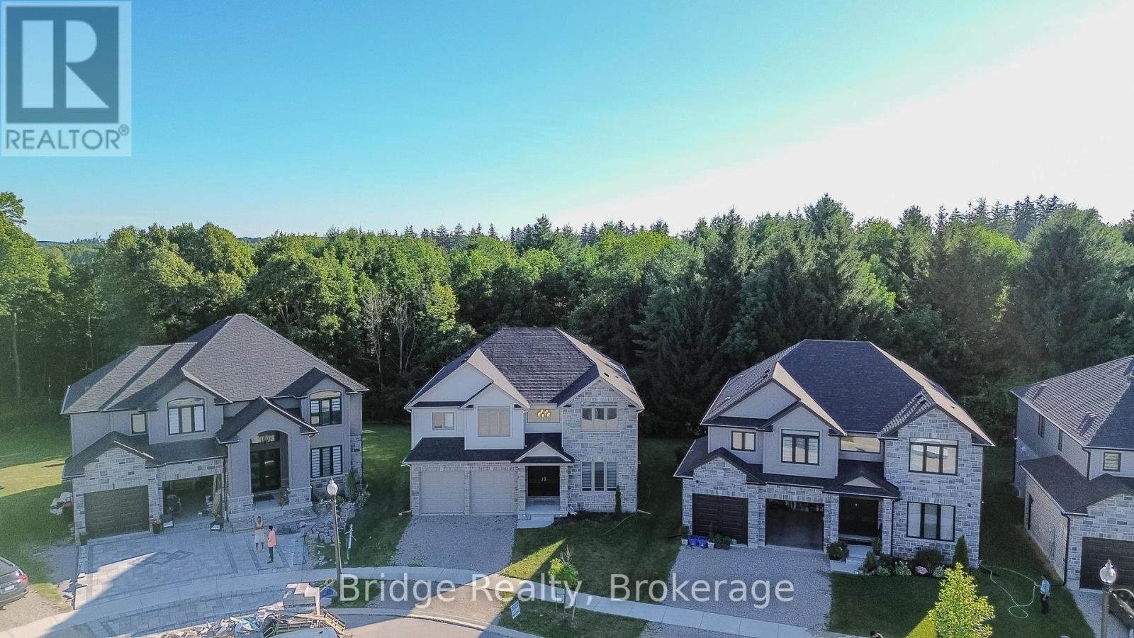 133 BIRDIE COURT E, Woodstock (Woodstock - North)