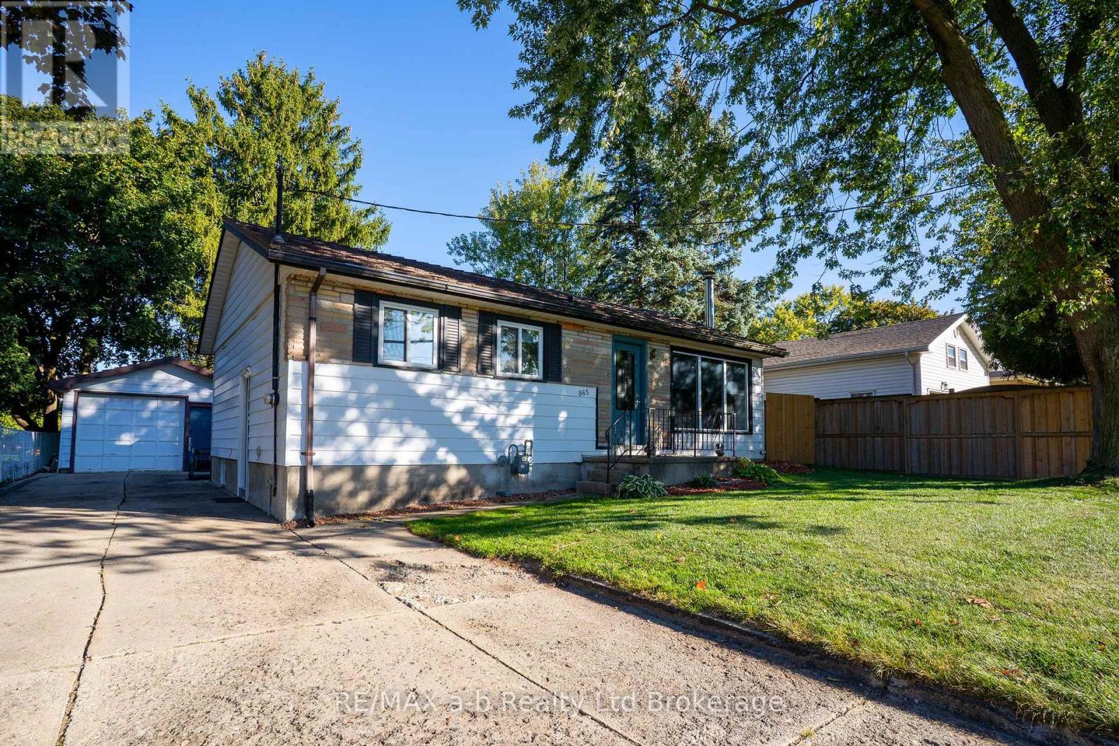 865 ALICE STREET, Woodstock (Woodstock - South)