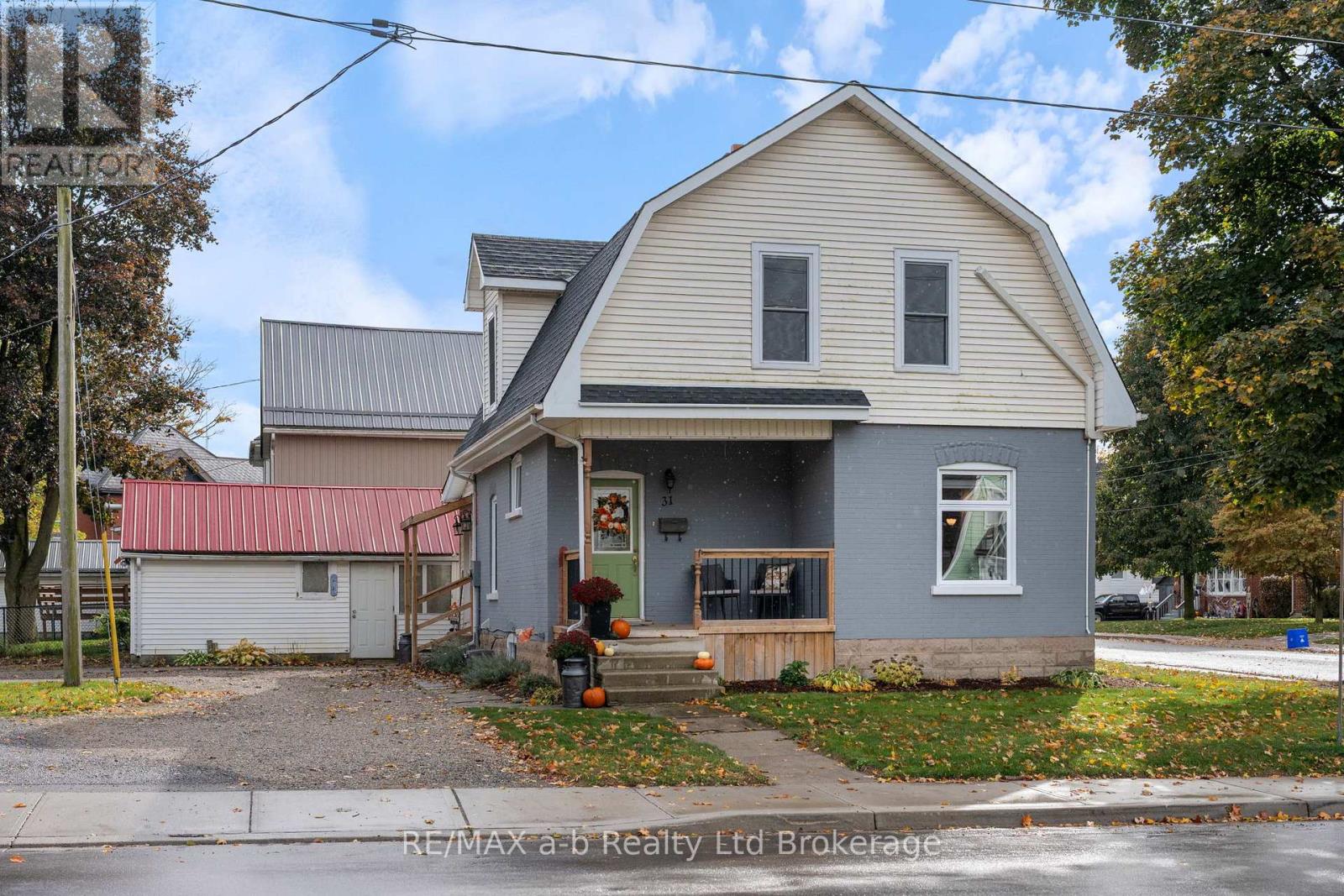 31 CONCESSION STREET W, Tillsonburg