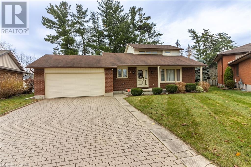 15 CLEAR VALLEY Drive, Tillsonburg