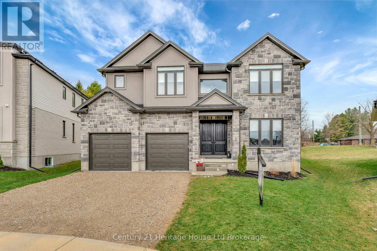 117 BIRDIE COURT, Woodstock (Woodstock - North)