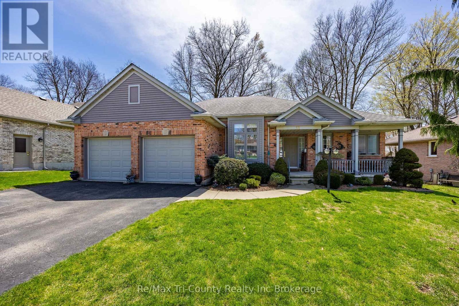 11 WOODSIDE DRIVE, Tillsonburg