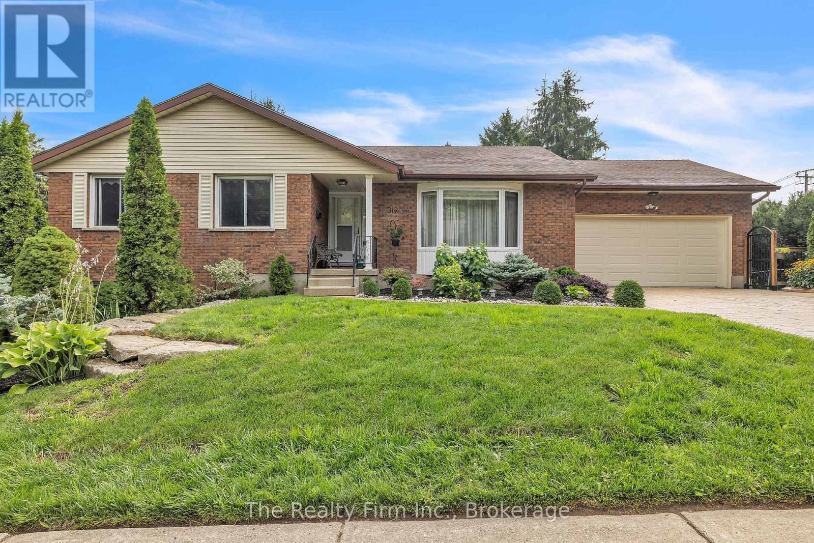 319 ROBINSON STREET, Woodstock (Woodstock - South)