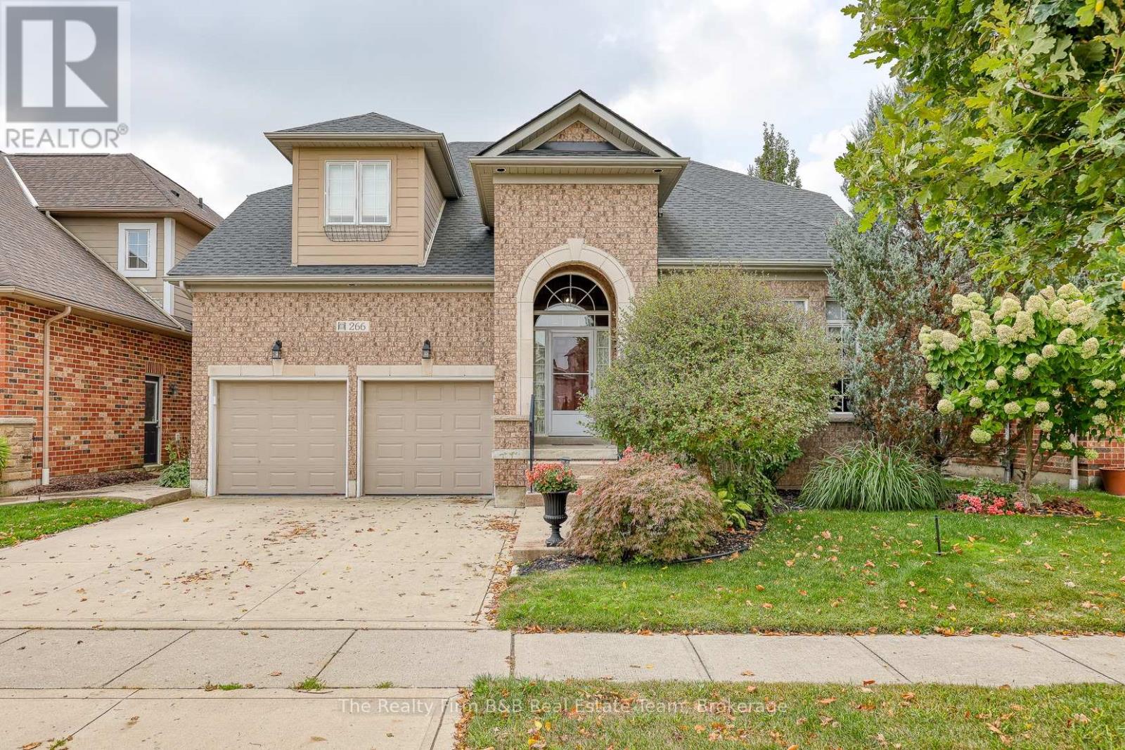 266 FAIRWAY ROAD, Woodstock (Woodstock - North)