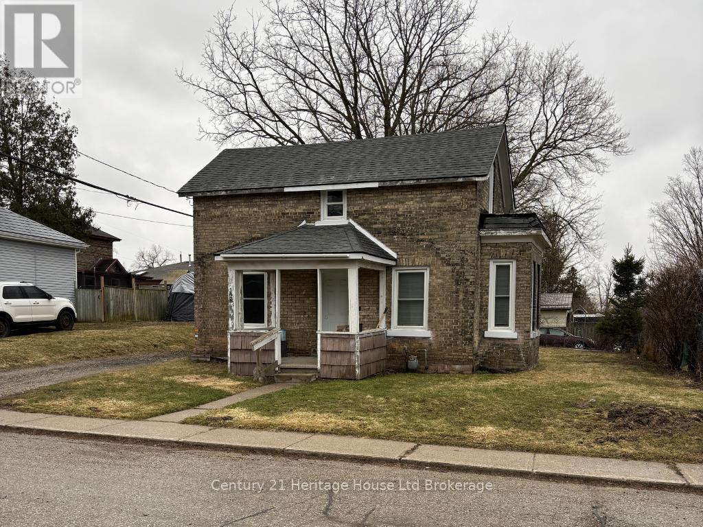 126 BURTCH STREET, Woodstock (Woodstock - South)