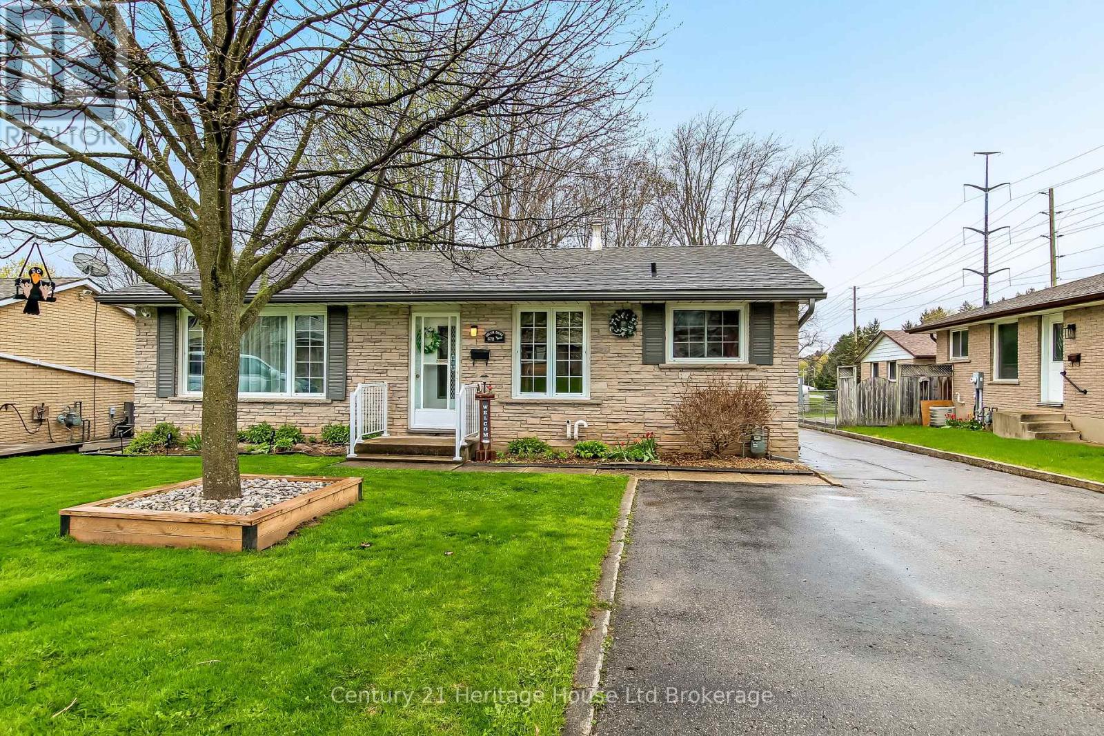 372 ODLUM DRIVE, Woodstock (Woodstock - South)