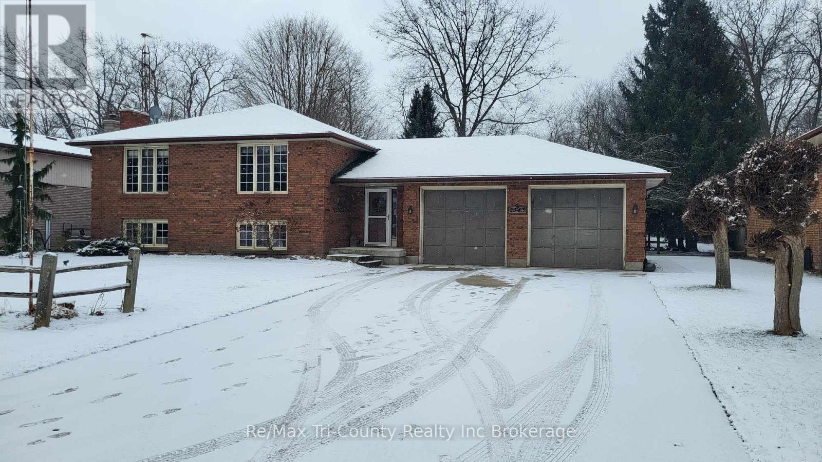 2343 CHURCH STREET, Strathroy-Caradoc (Mount Brydges)