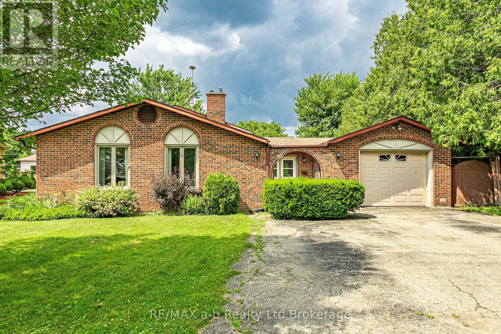 6 KIRWIN DRIVE, Ingersoll (Ingersoll - South)