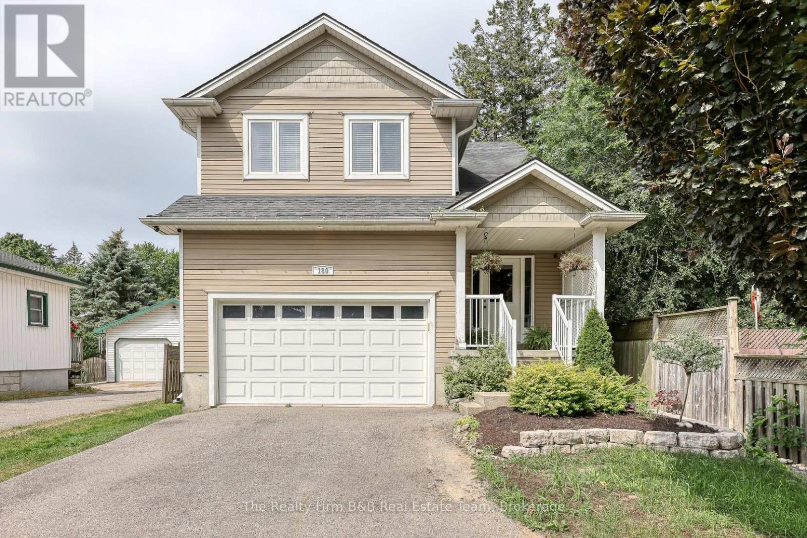 180 BUTLER STREET, Woodstock (Woodstock - South)