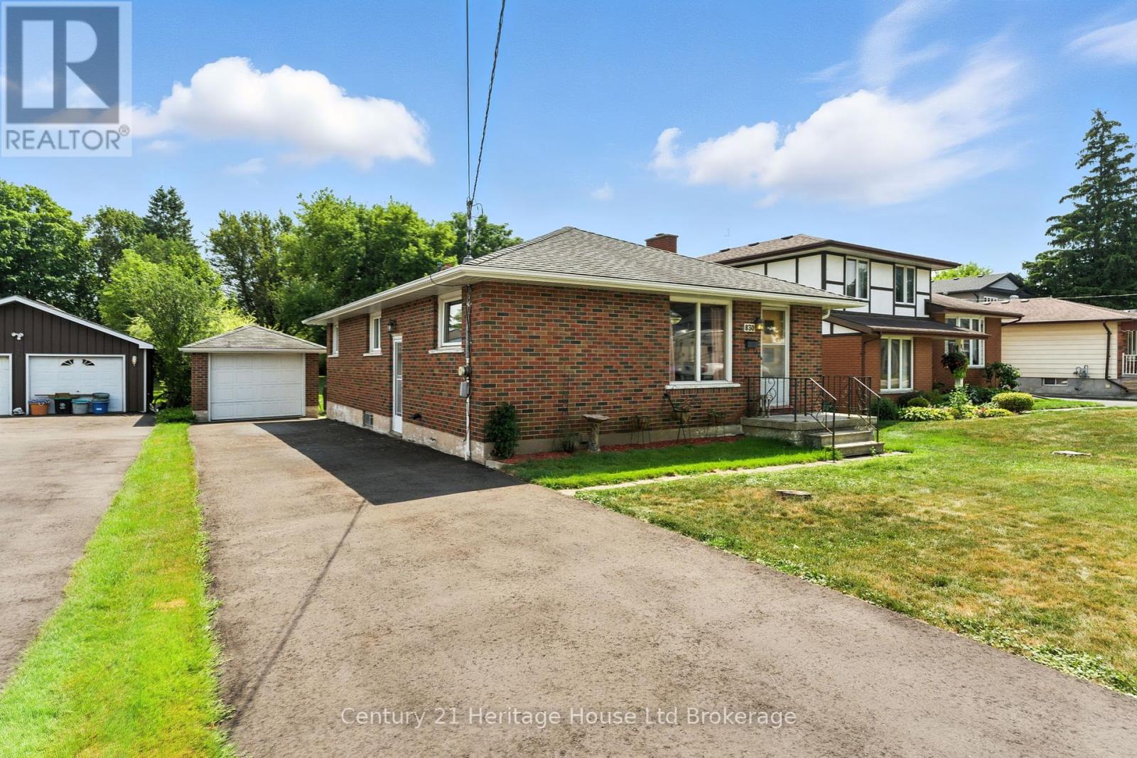 830 ANNE STREET, Woodstock (Woodstock - South)