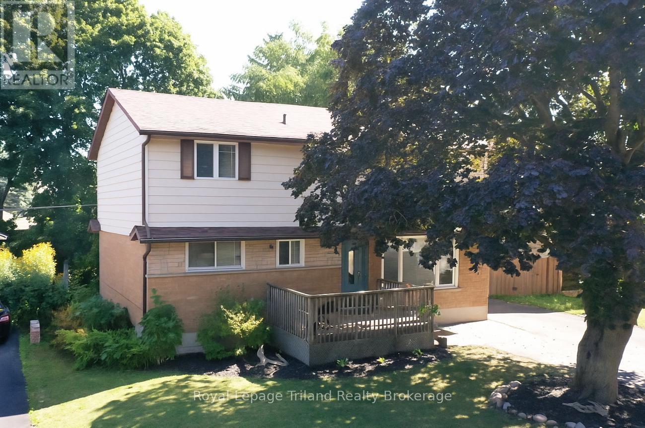 6 ELMWOOD CRESCENT, Woodstock (Woodstock - South)
