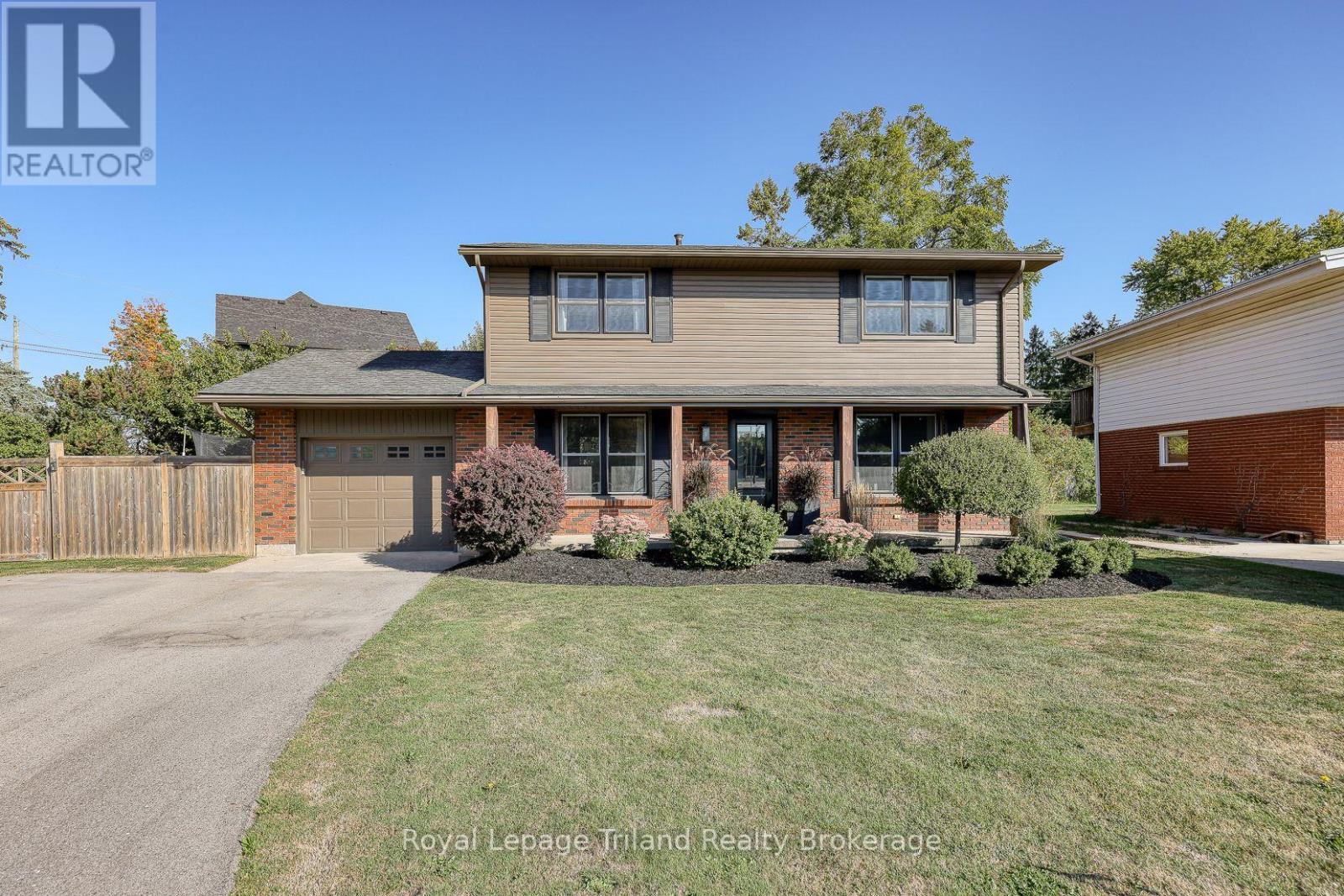 1 BRICKWOOD BOULEVARD, Ingersoll (Ingersoll - South)