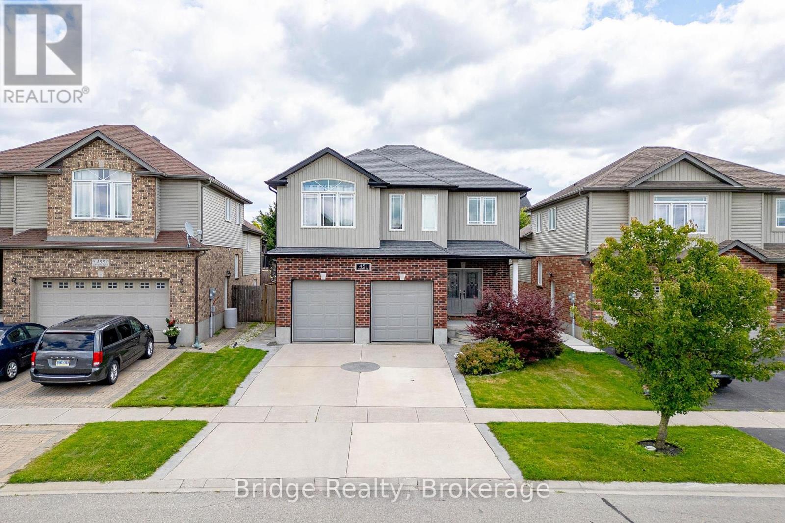 451 FAIRWAY ROAD, Woodstock (Woodstock - North)