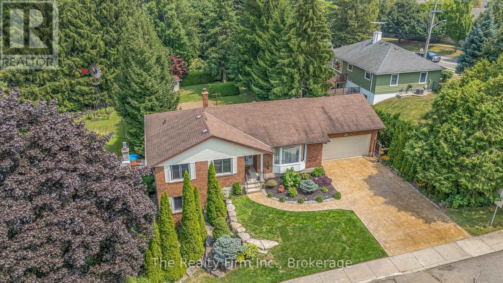 319 ROBINSON STREET, Woodstock (Woodstock - South)