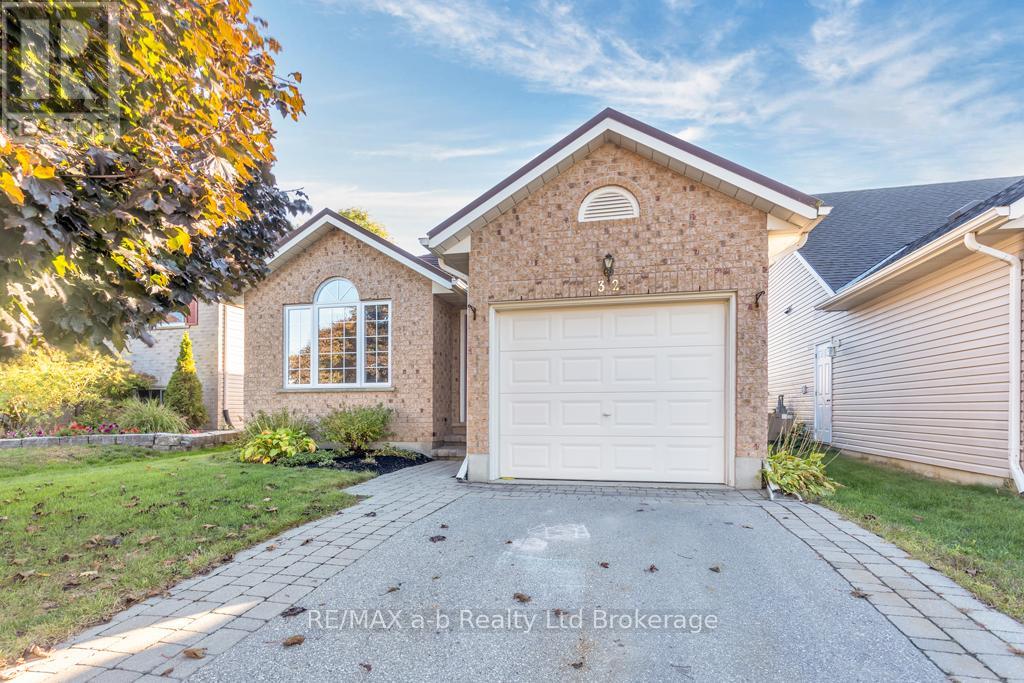 32 MAGNOLIA DRIVE, Tillsonburg