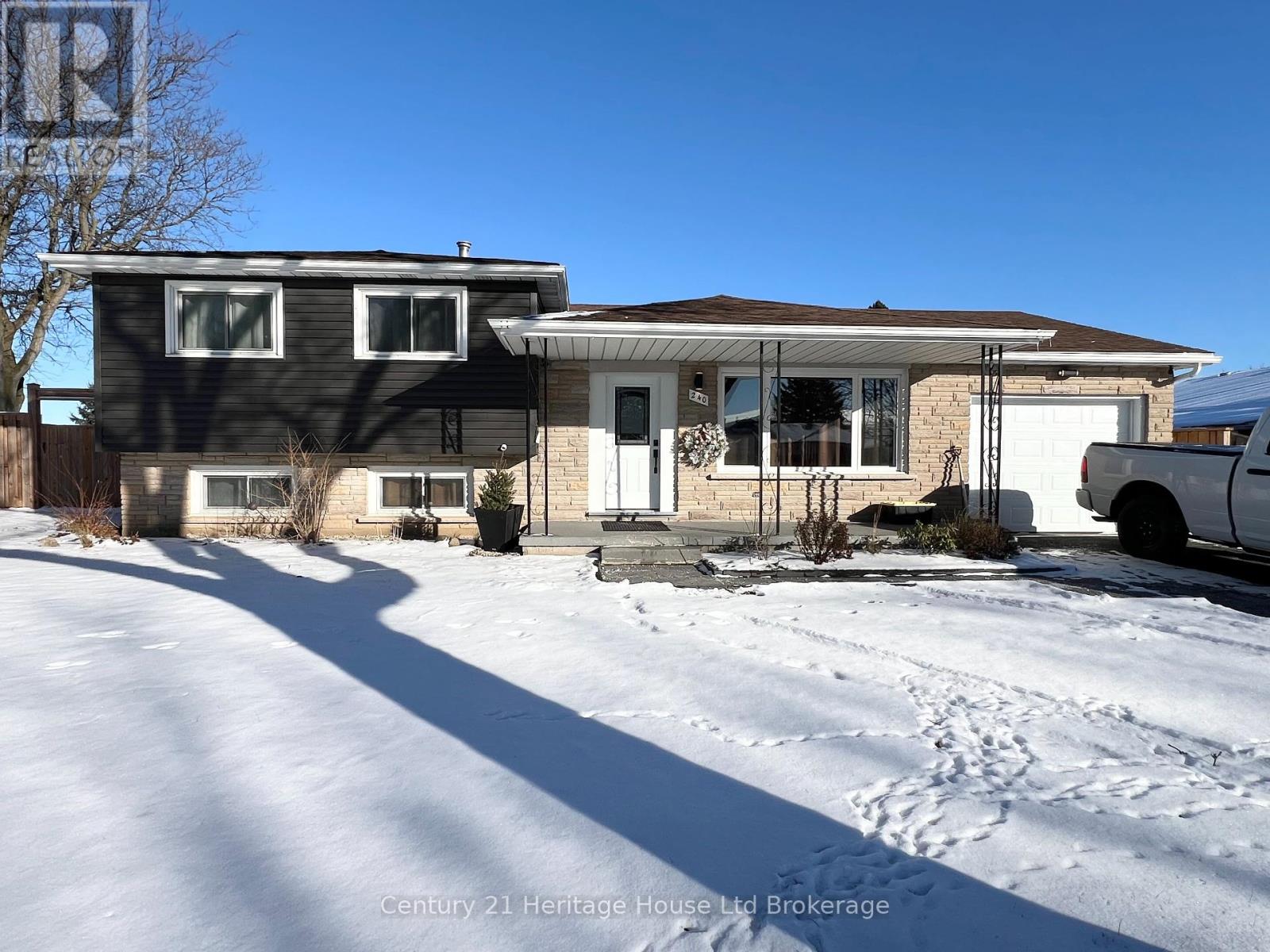 240 ST LAURENT CRESCENT, Woodstock (Woodstock - North)