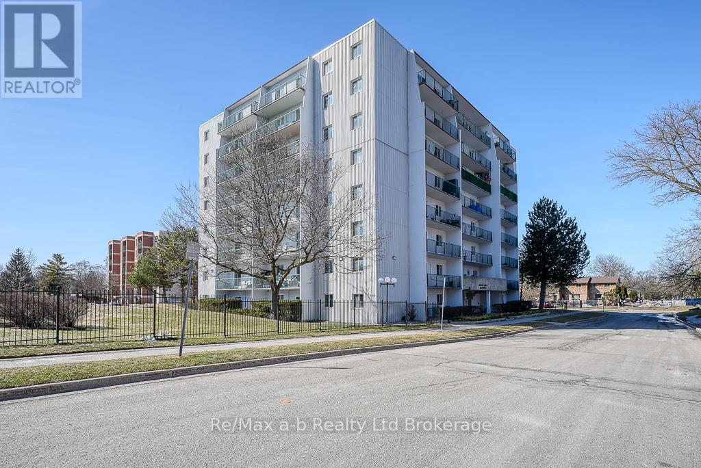 809 - 986 HURON STREET, London East (East A)