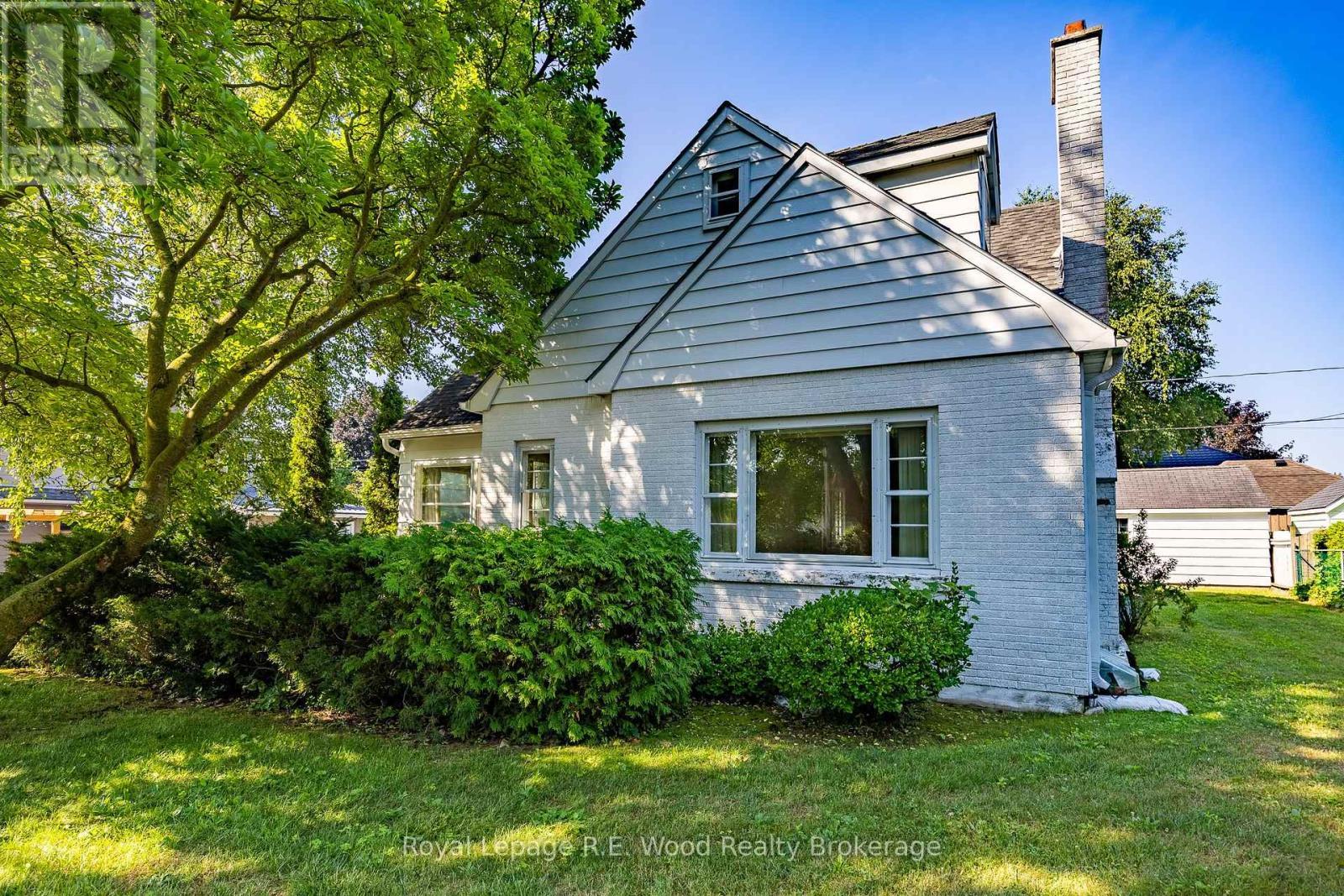 11 ROSS STREET, Tillsonburg