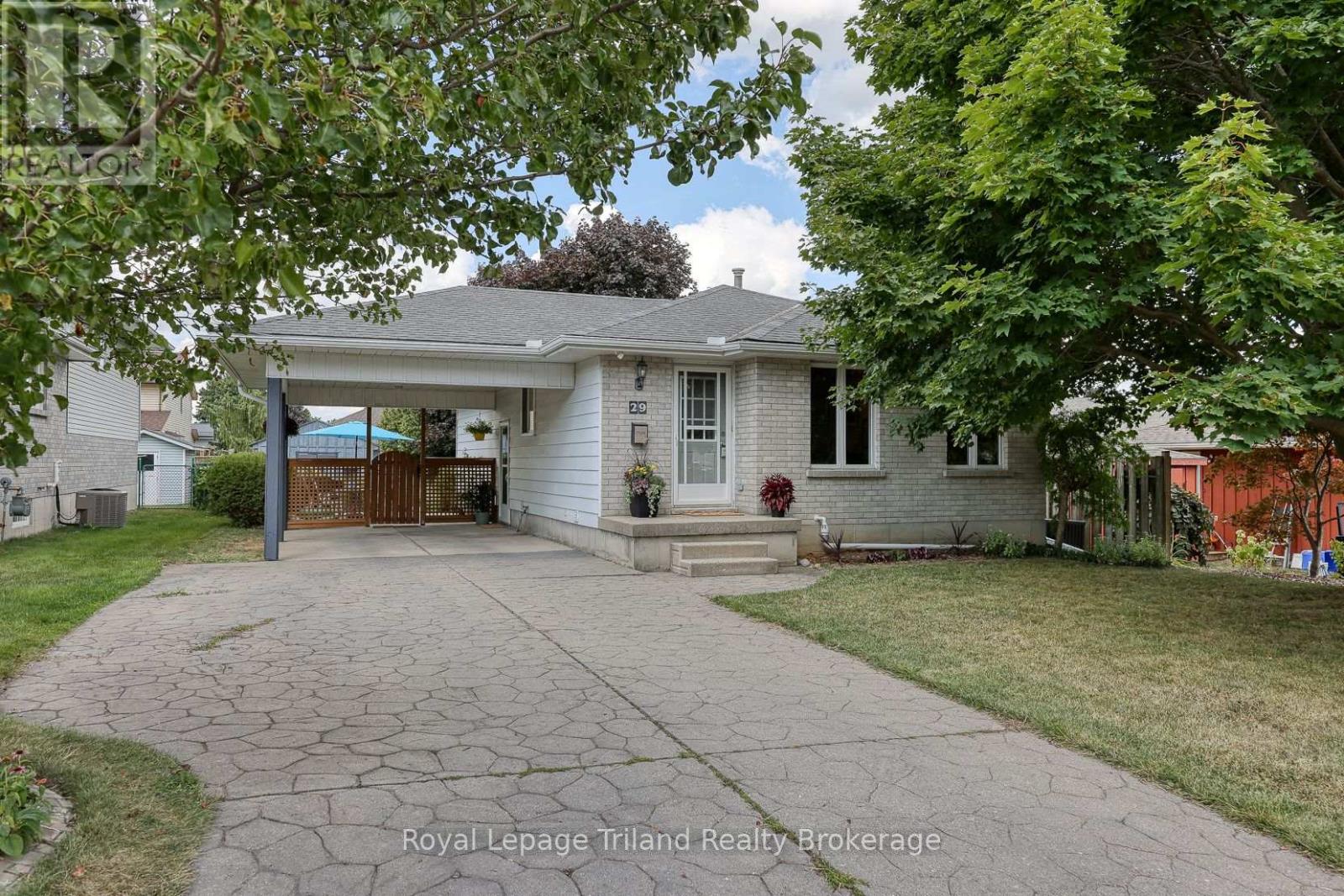29 LAUREL CRESCENT, Ingersoll (Ingersoll - South)