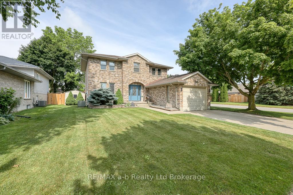 346 RIVERVIEW DRIVE, Strathroy-Caradoc (NE)