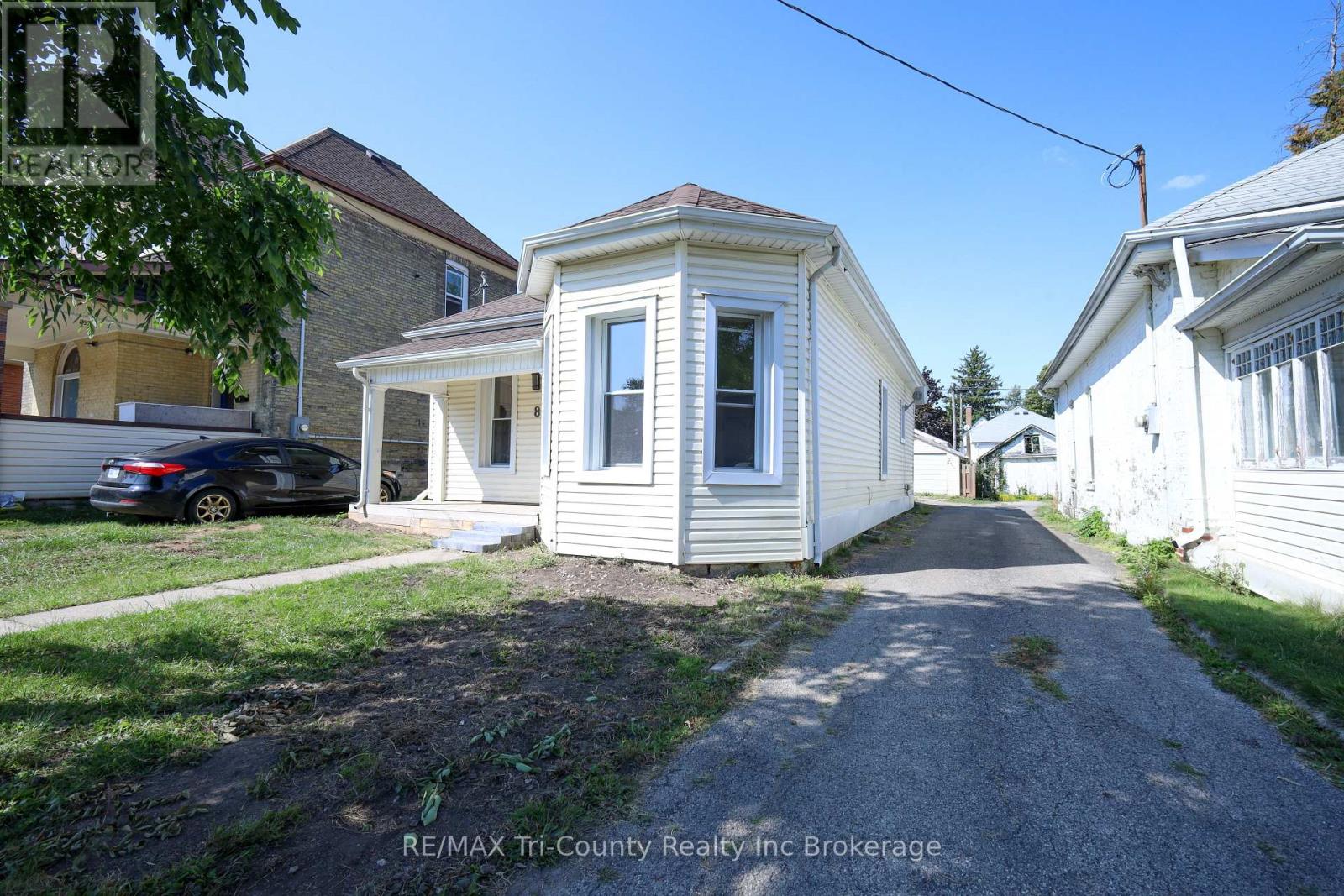 8 ERIE STREET, St. Thomas