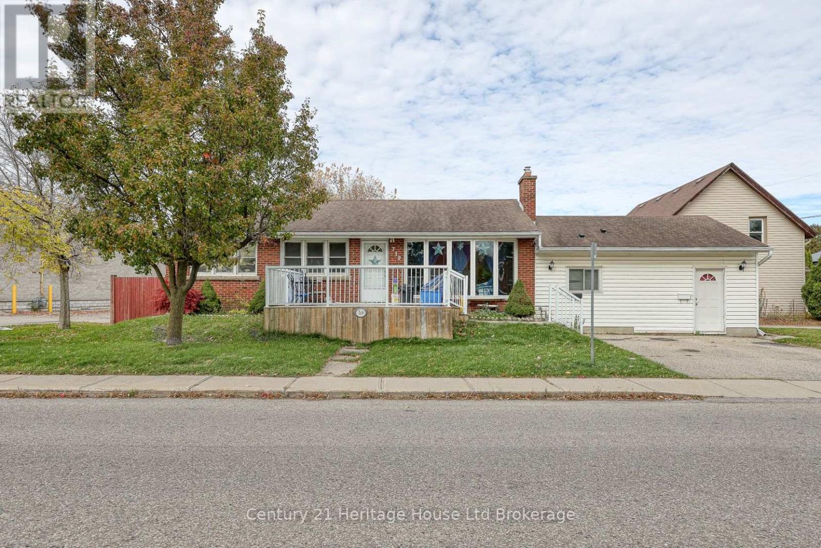 719 PEEL STREET, Woodstock (Woodstock - South)