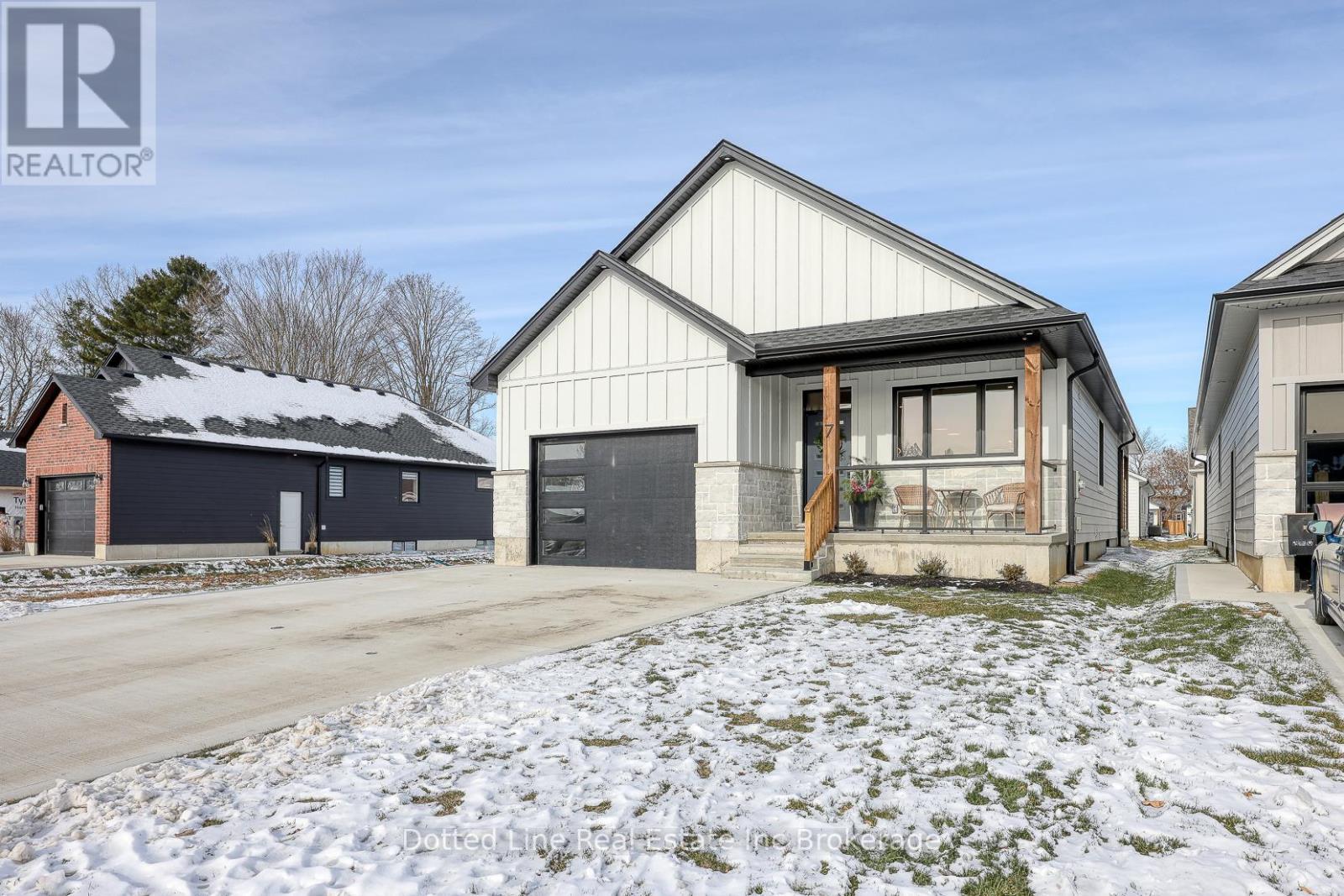 7 CHARLES COURT, Bayham (Port Burwell)