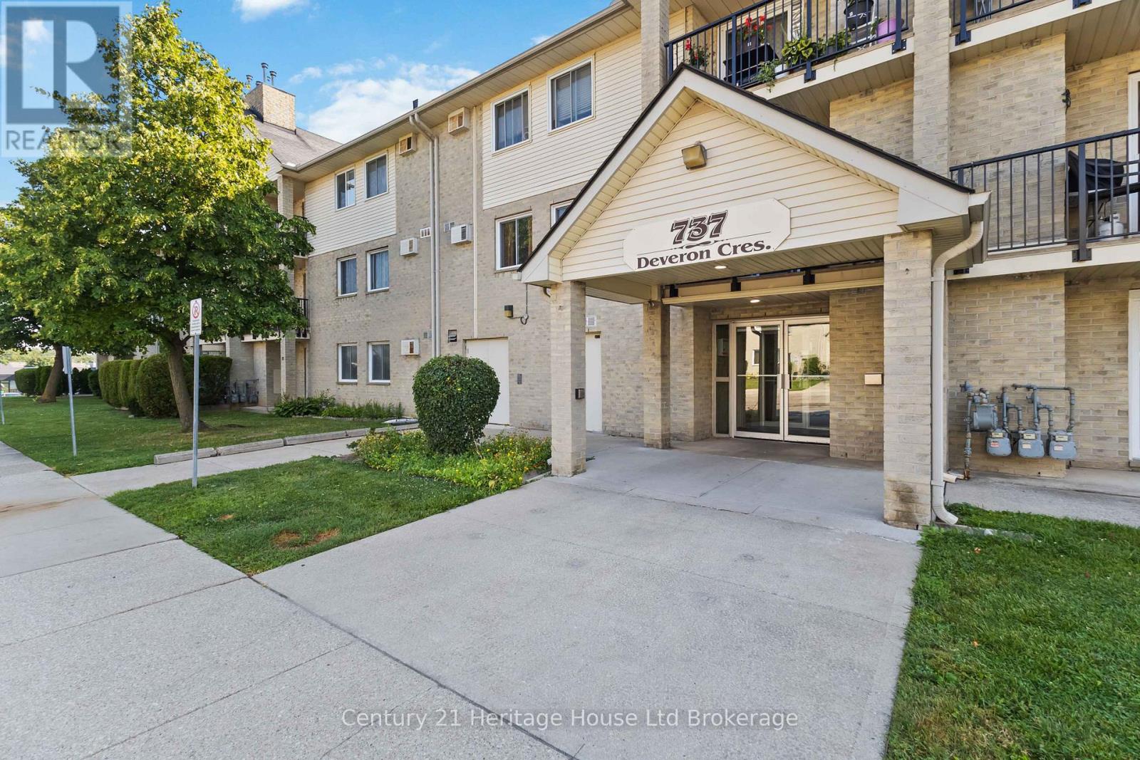 217 - 737 DEVERON CRESCENT, London South (South T)