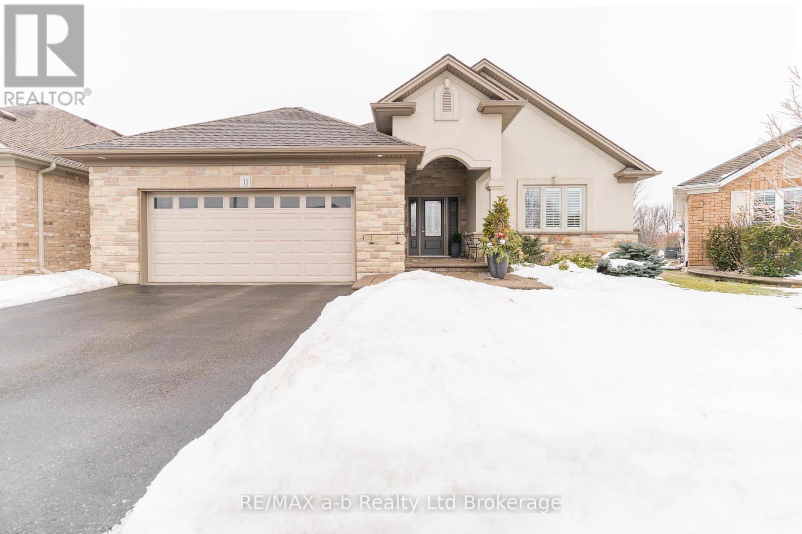 11 HOLLIER DRIVE, Tillsonburg